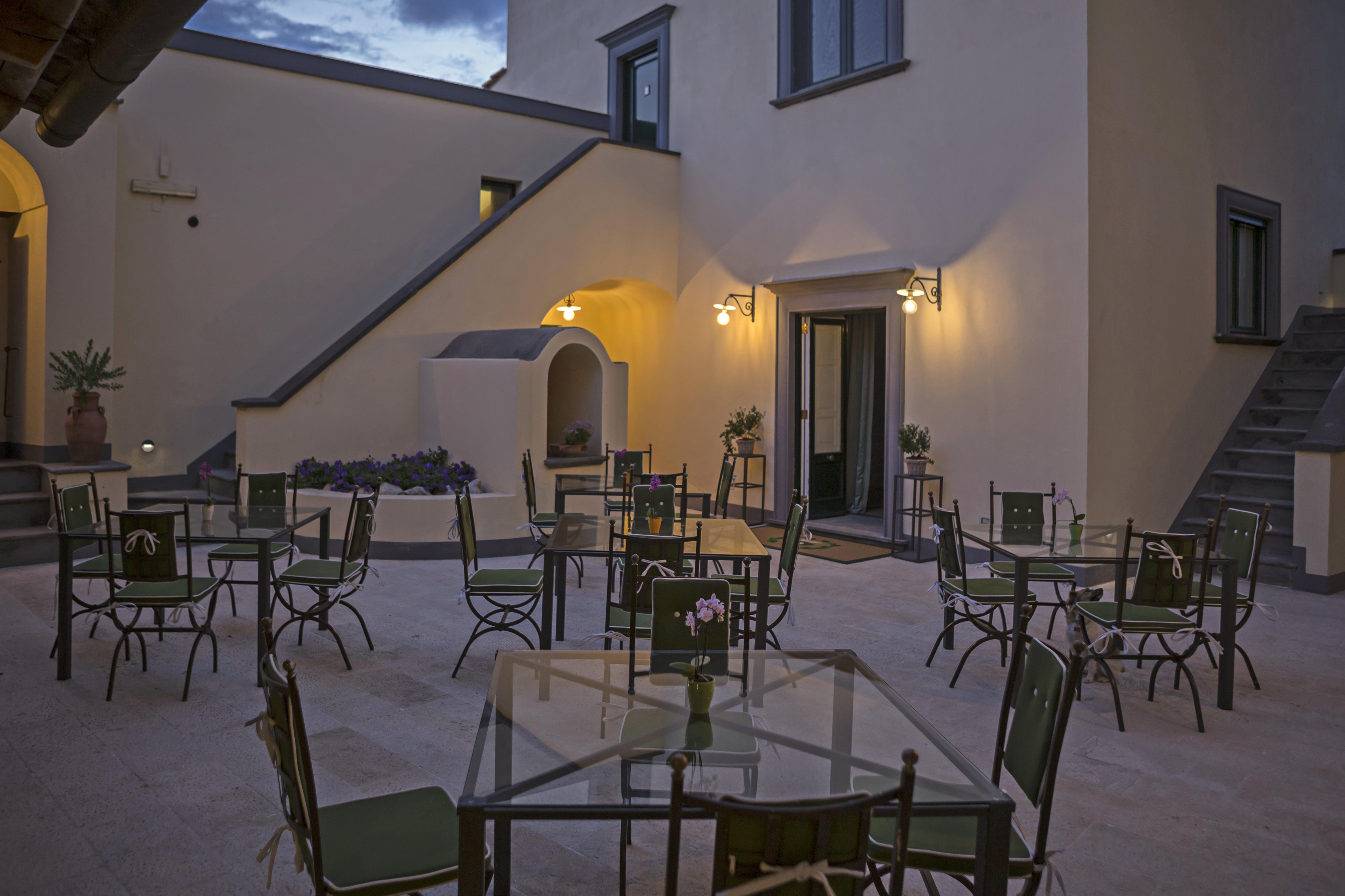 Relais Regina Giovanna Sorrento Restoran foto